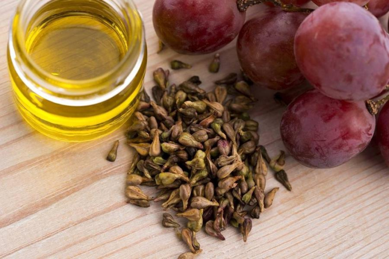 Proceso de prensado en frío del aceite de semilla de uva.